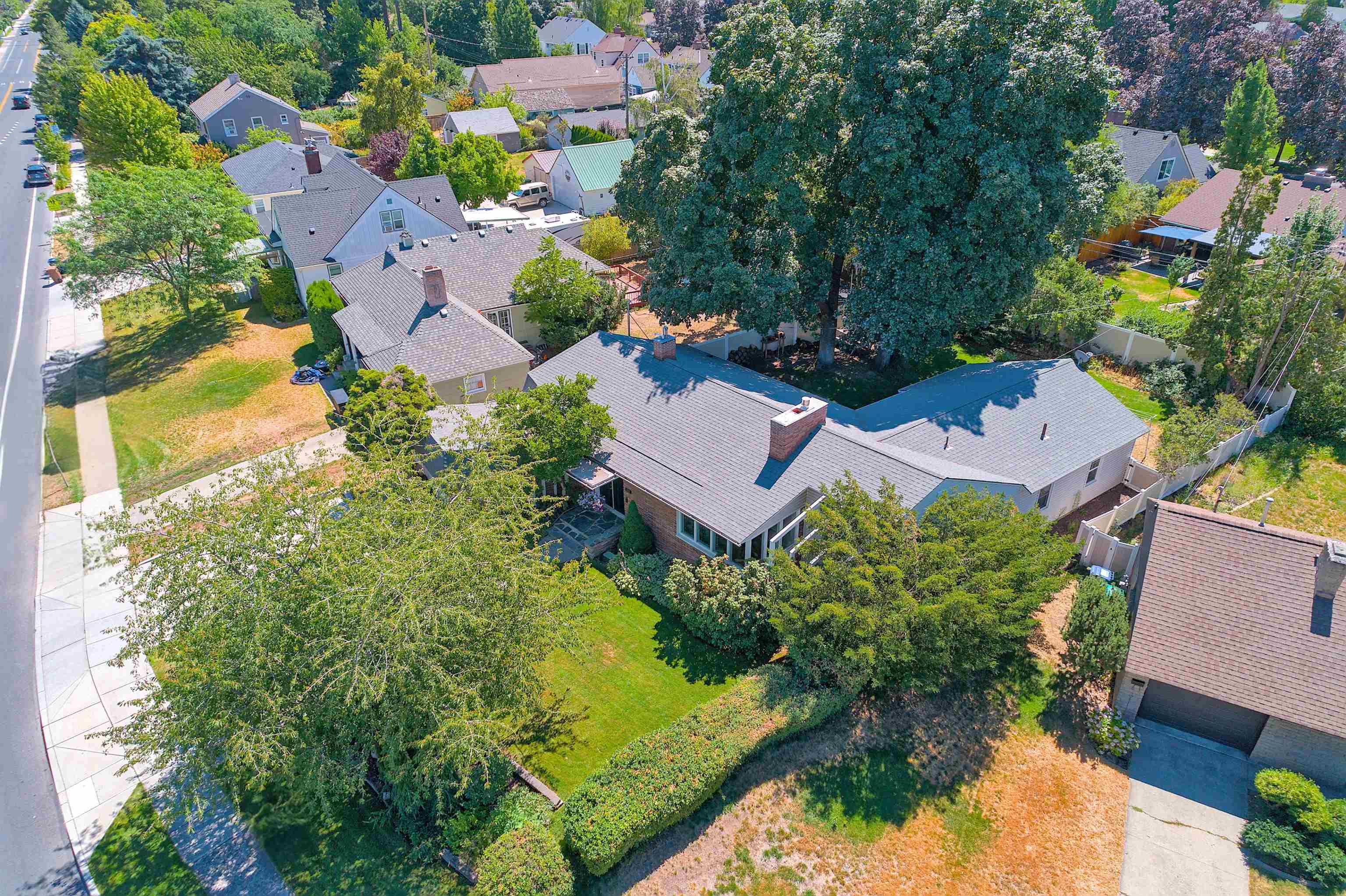 1027 W 29th Ave - Photo 18