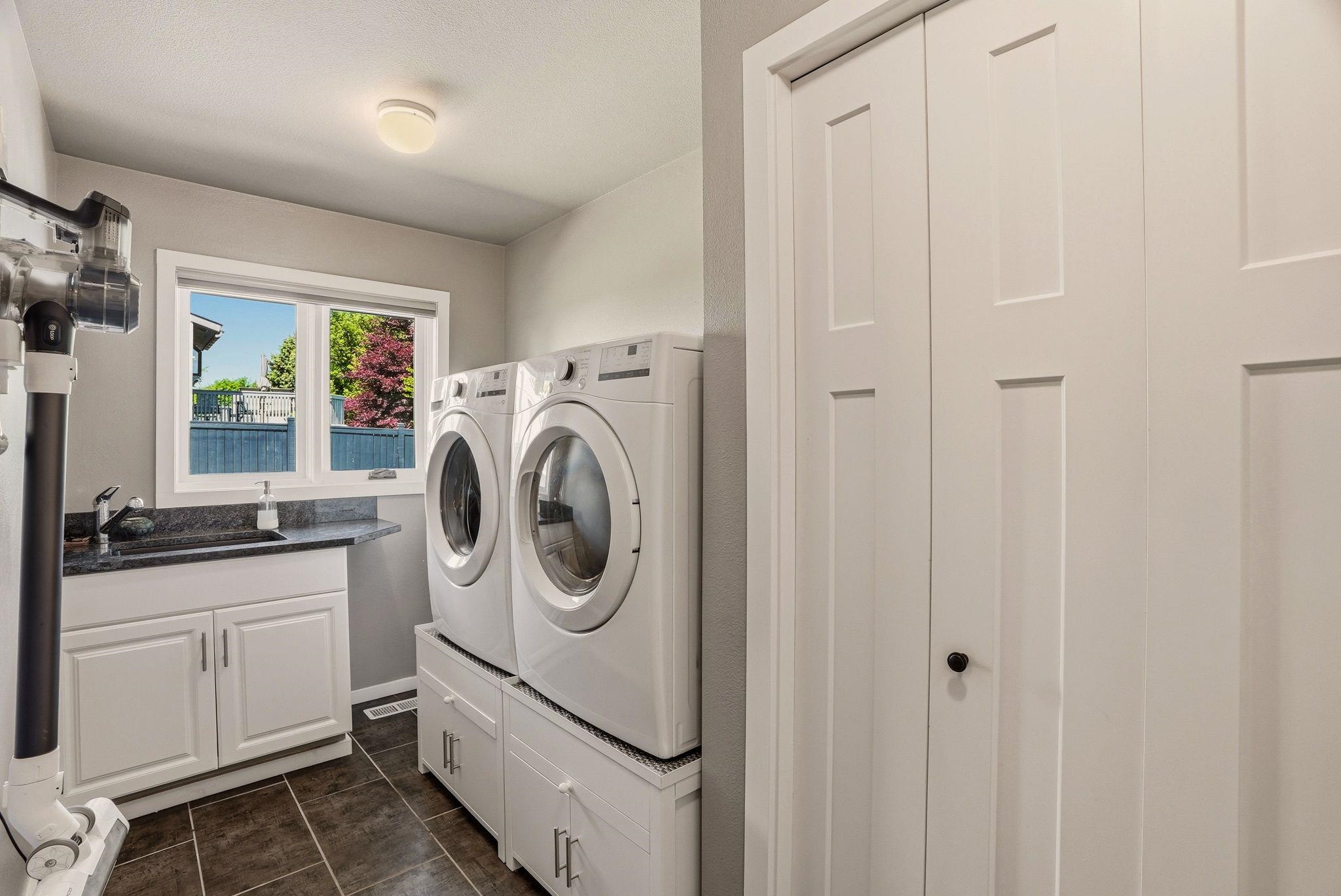 8111 N Panorama Dr - Photo 30