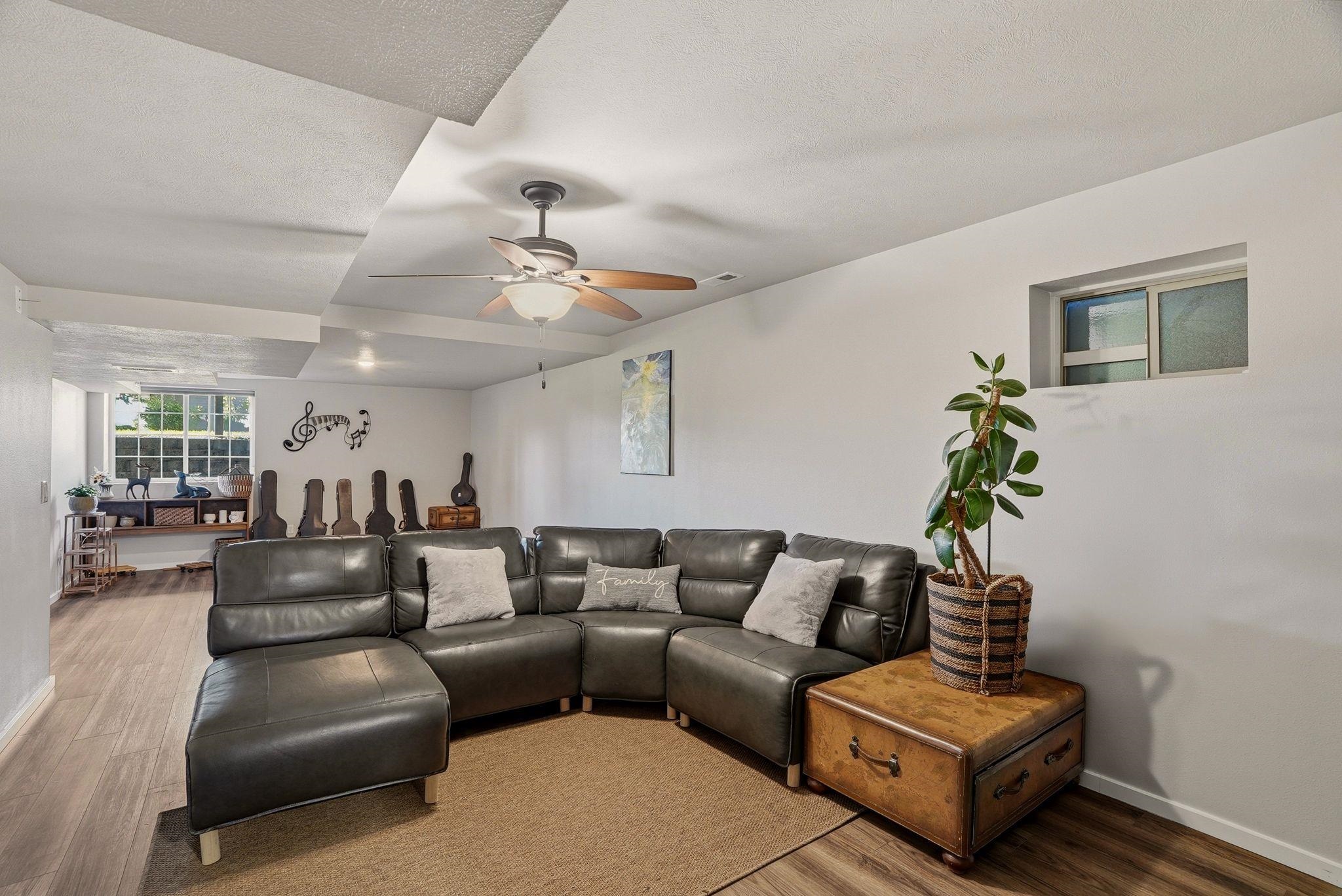 8111 N Panorama Dr - Photo 32