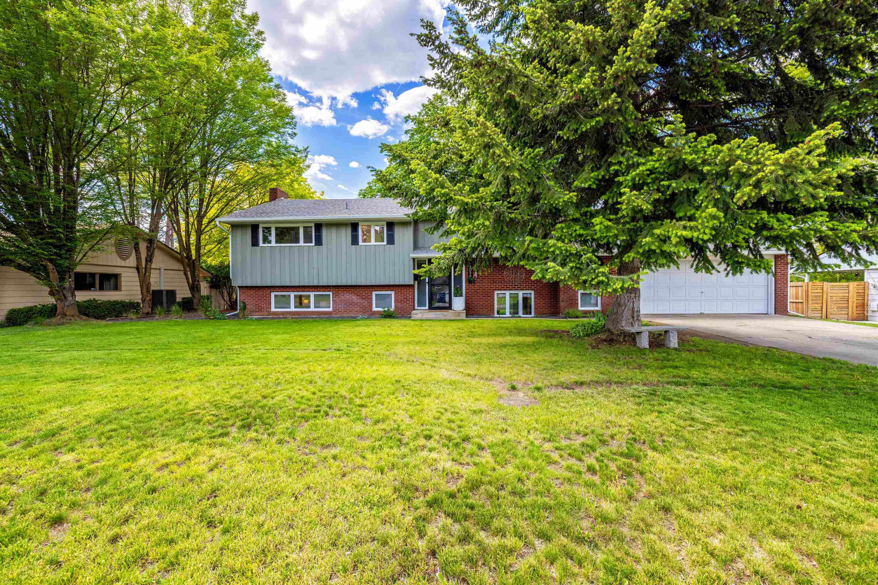 4056 S Madelia St - Photo 2