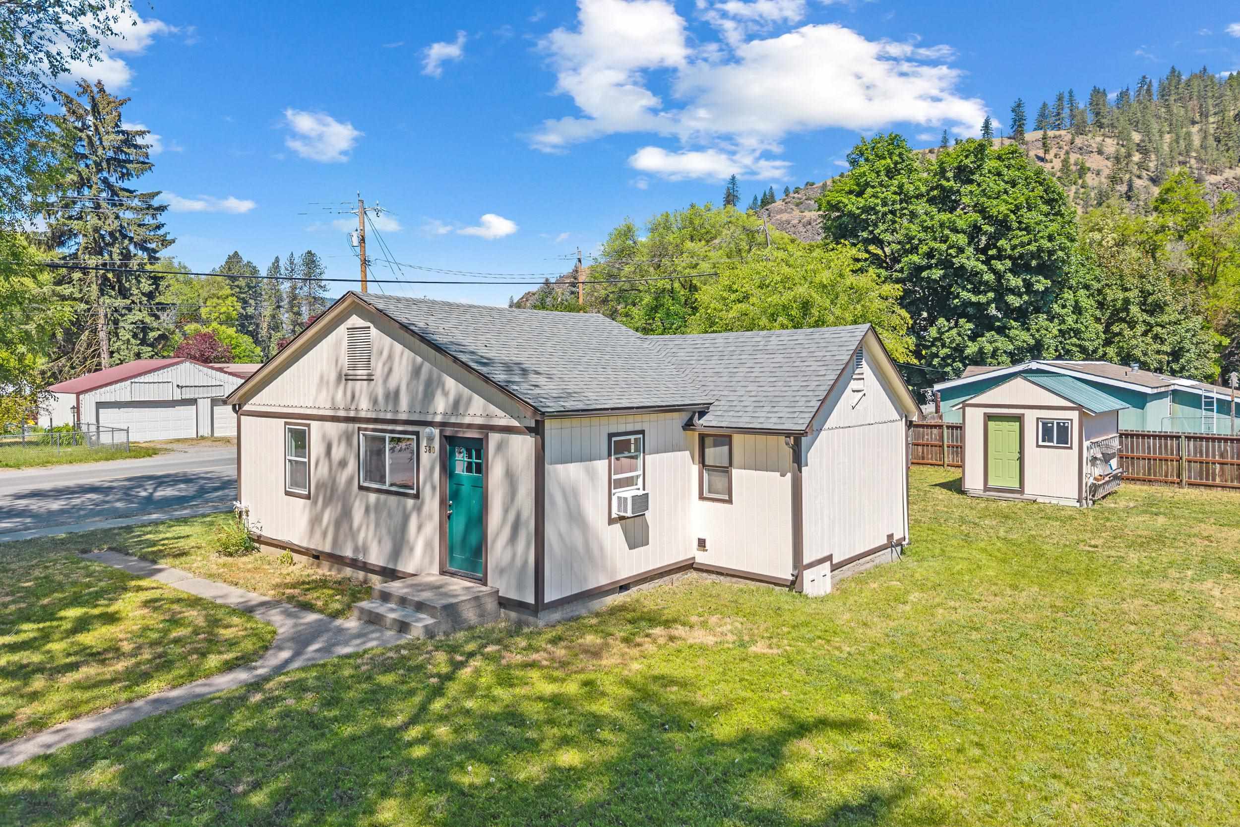 380 W 5th Ave - Photo 1