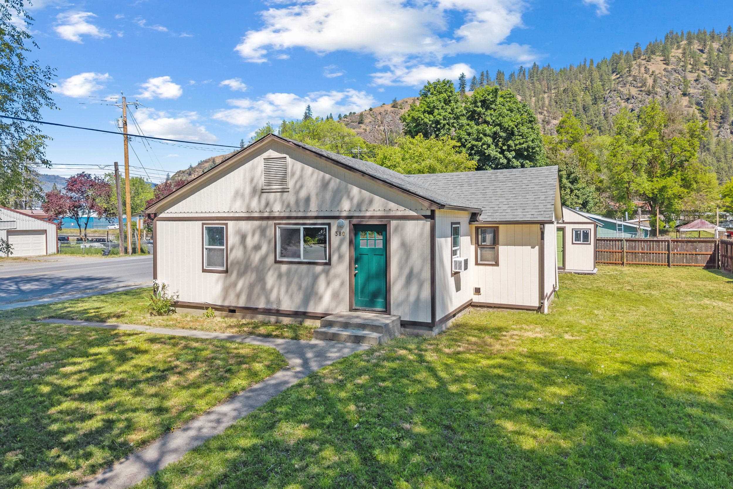 380 W 5th Ave - Photo 2