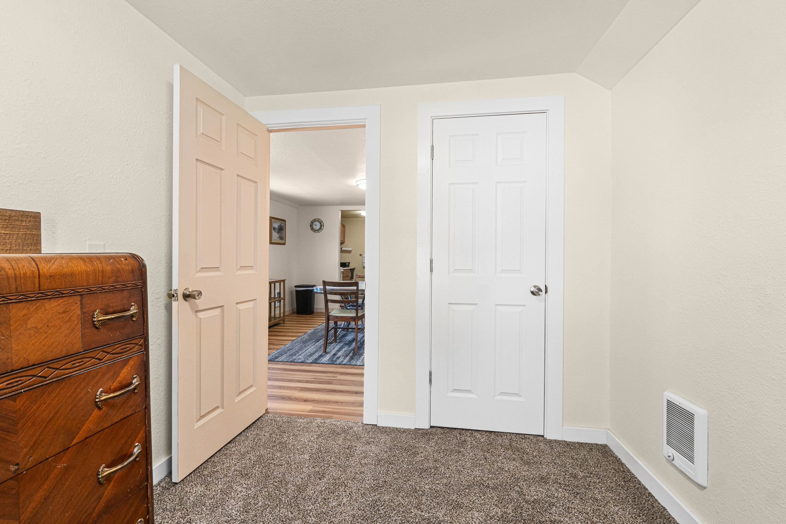 380 W 5th Ave - Photo 17