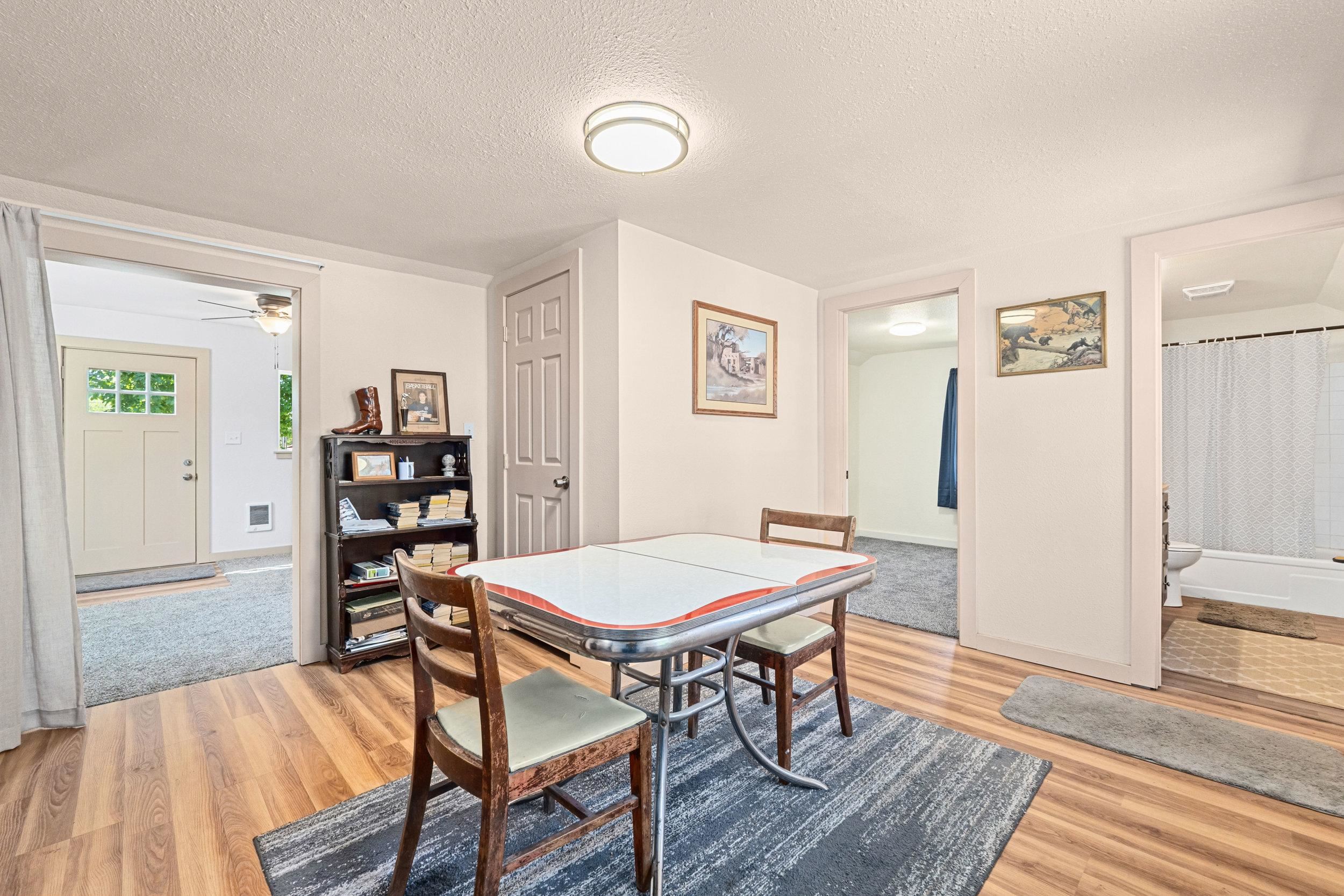 380 W 5th Ave - Photo 9