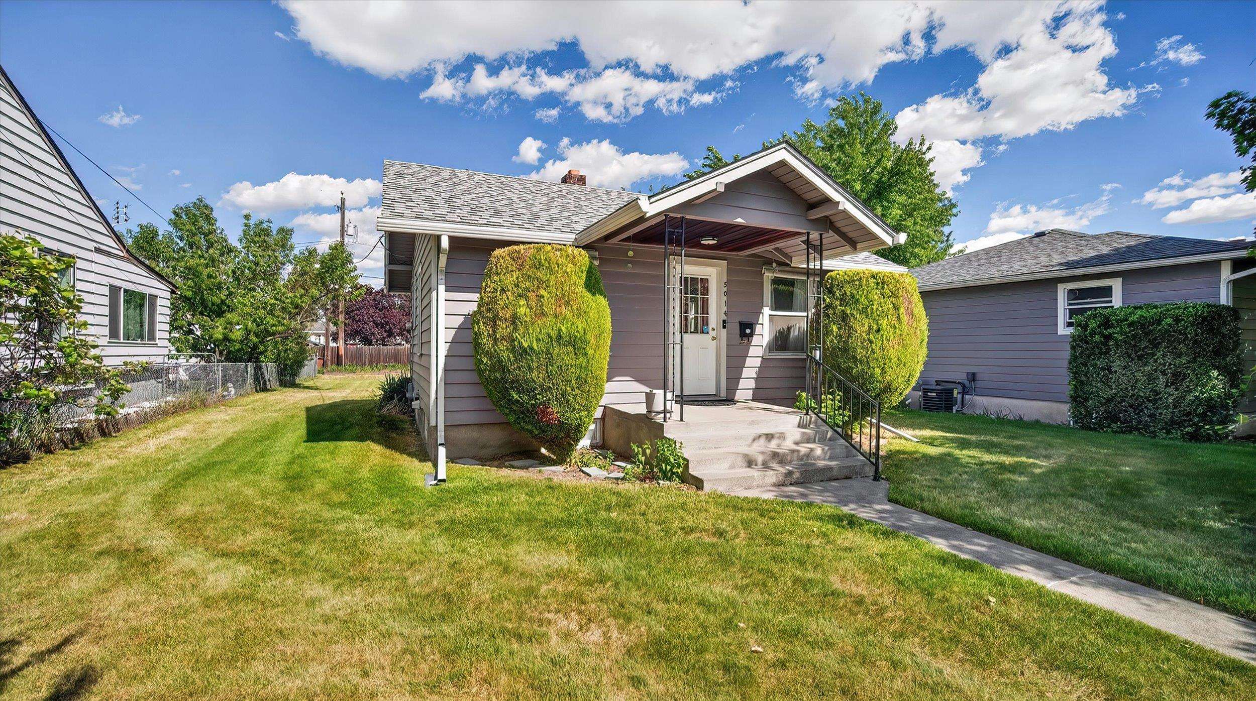 5014 N Elm St - Photo 1