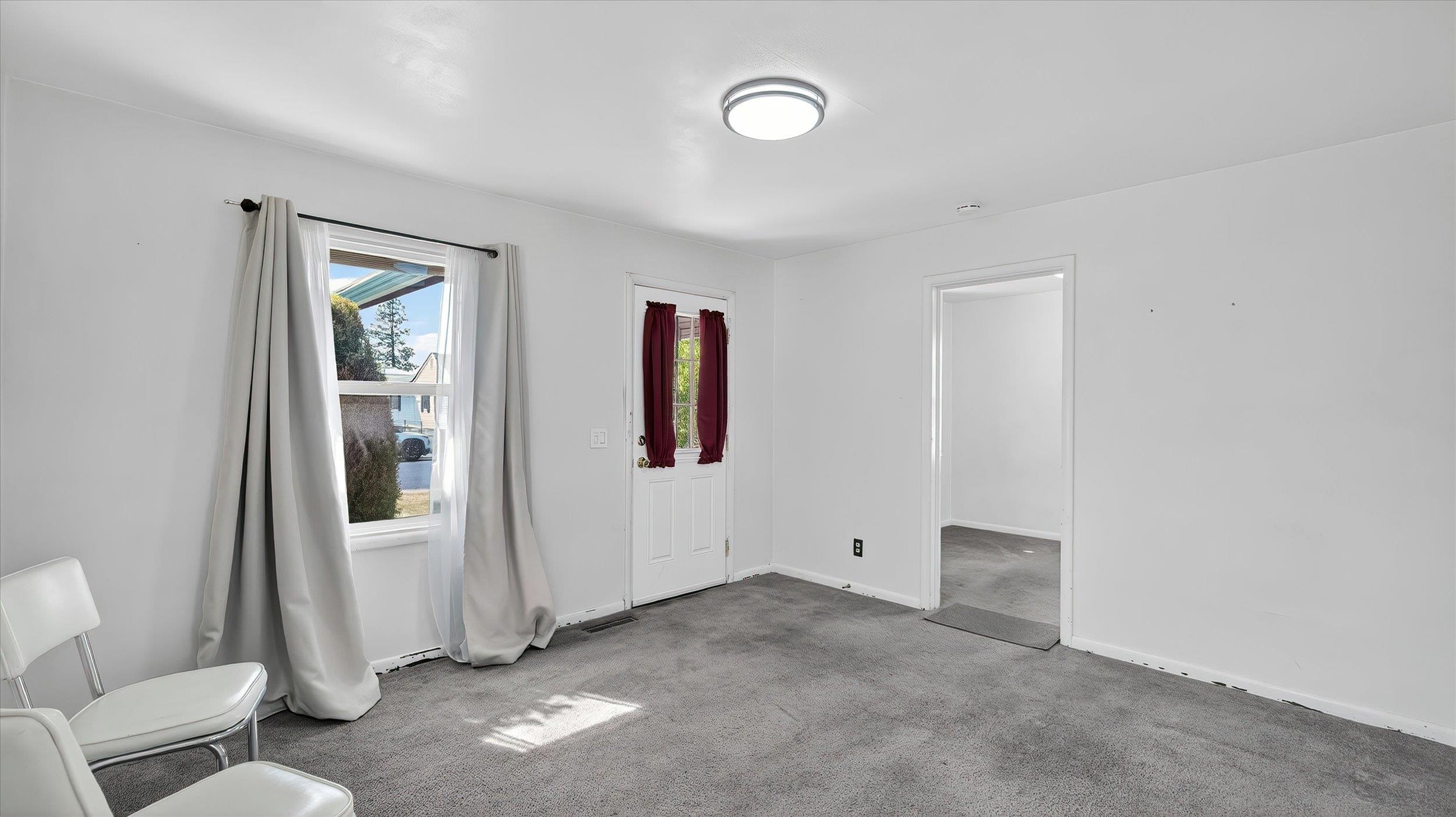 5014 N Elm St - Photo 4