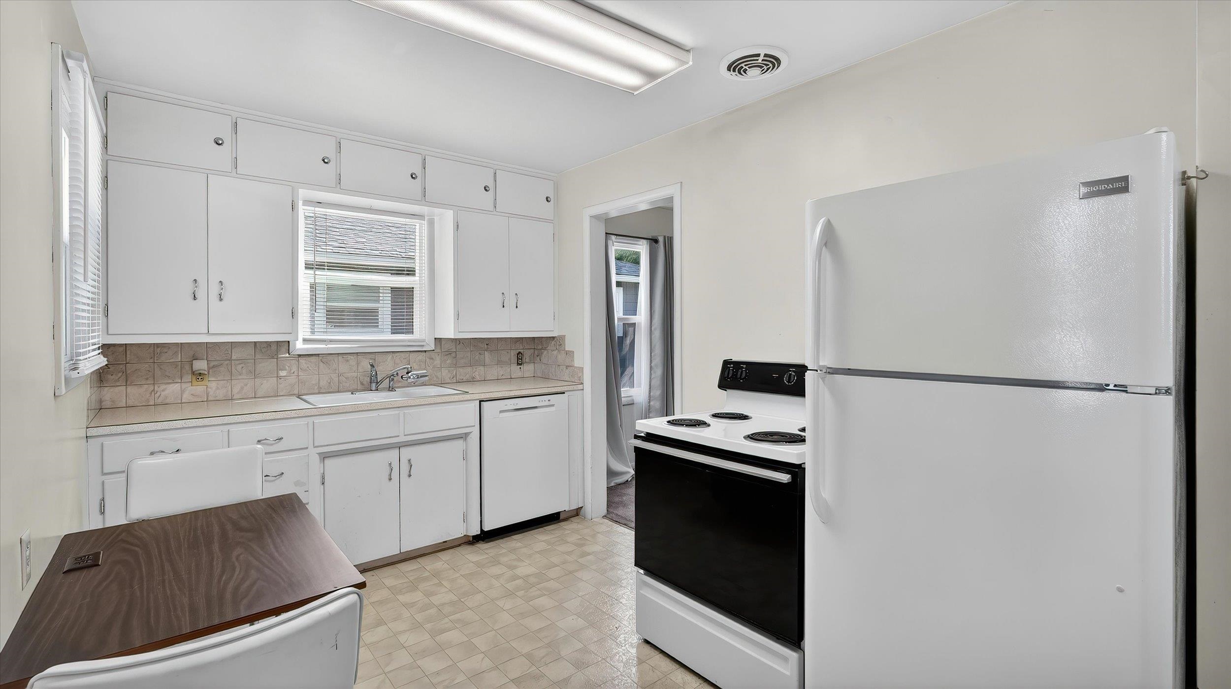 5014 N Elm St - Photo 7