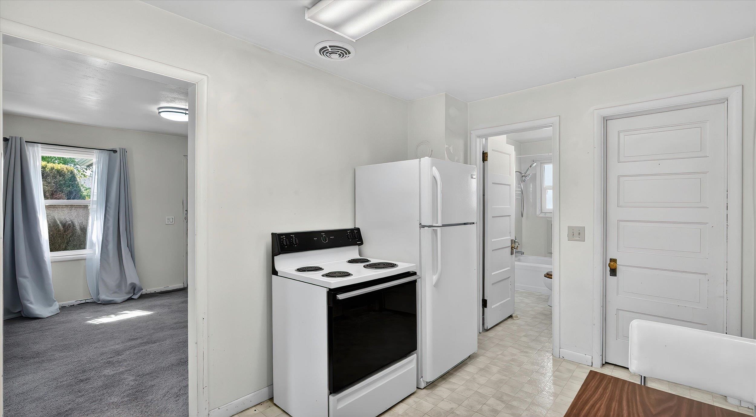 5014 N Elm St - Photo 9