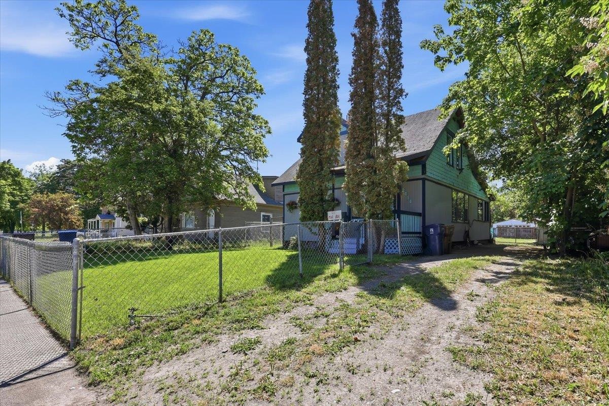 2414 E MISSION Ave - Photo 3