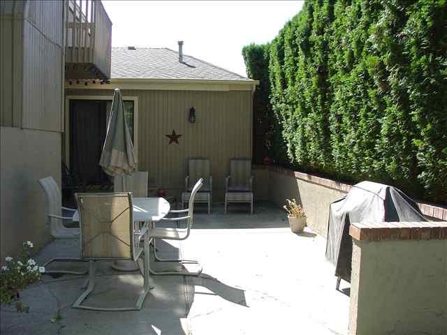 4227  E 42nd Ave - Photo 8