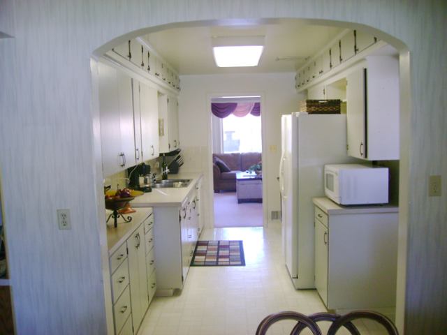 1323  E 37th Ave - Photo 3