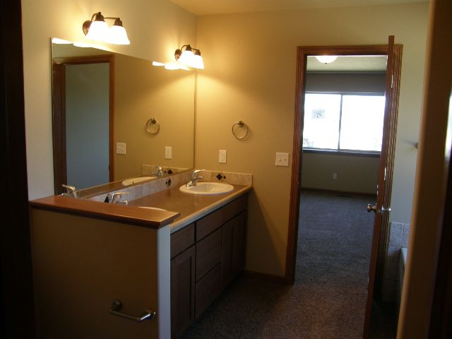 1611  S Lloyd Ln - Photo 4