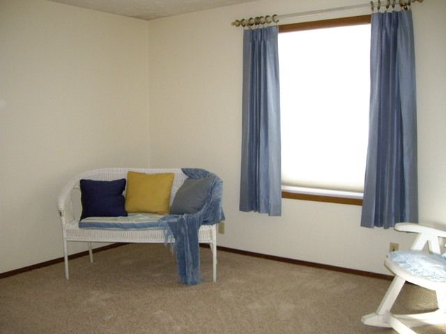2303  W Queen - Photo 6