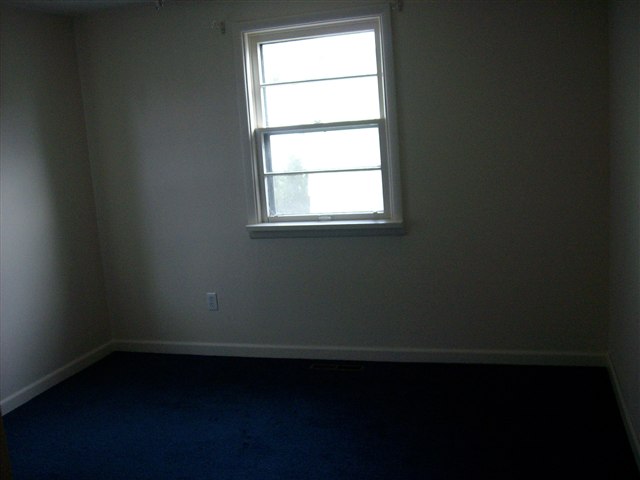 4817  N Maple St - Photo 3
