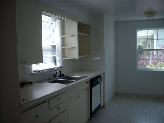 4817  N Maple St - Photo 5