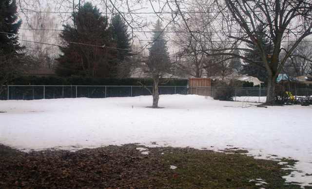 11518  E 11th Ave - Photo 9