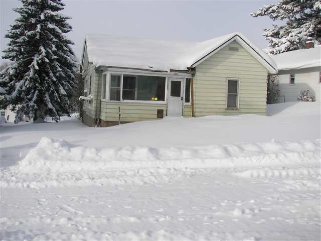 611 N BROADWAY - Photo 1