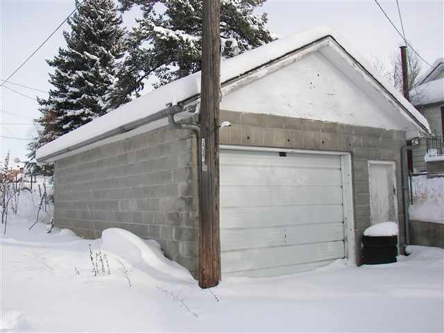 611 N BROADWAY - Photo 2