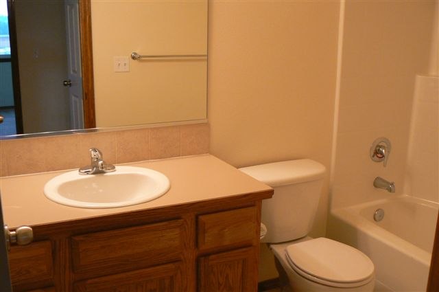 1212  S Lloyd St - Photo 6