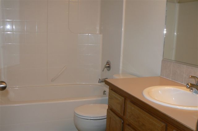 1212  S Lloyd St - Photo 7