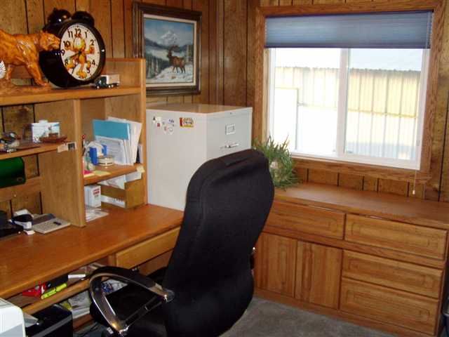 1410  N Hodges Rd - Photo 6