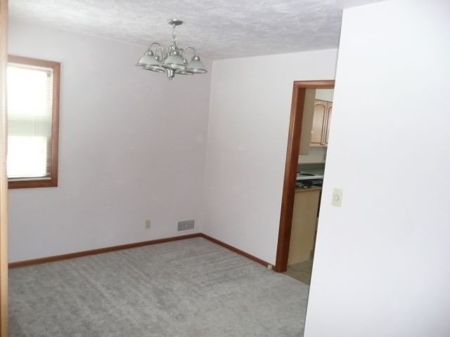 2105  W Kiernan Ave - Photo 4
