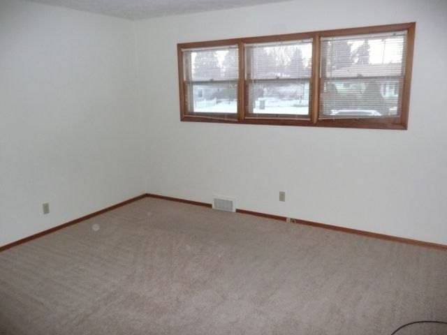 2105  W Kiernan Ave - Photo 7