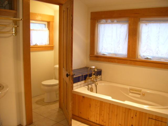 1121  S Spruce St - Photo 7