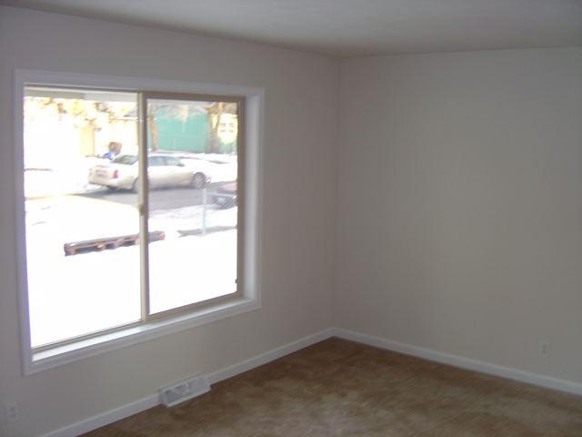 5907 N Greenwood Blvd - Photo 3