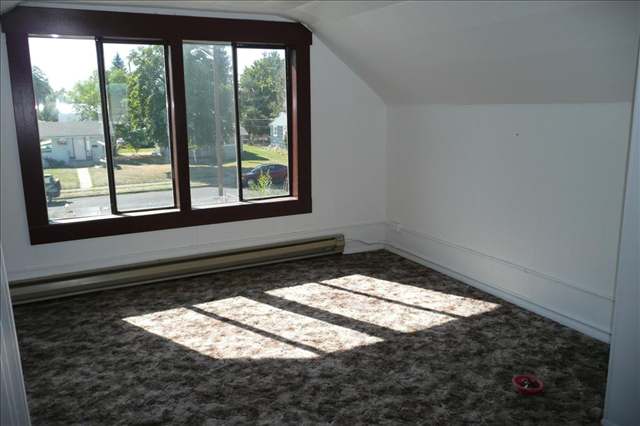 1303  E Crown Ave - Photo 5