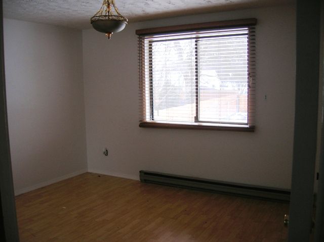 11220  E 11th Ave - Photo 5