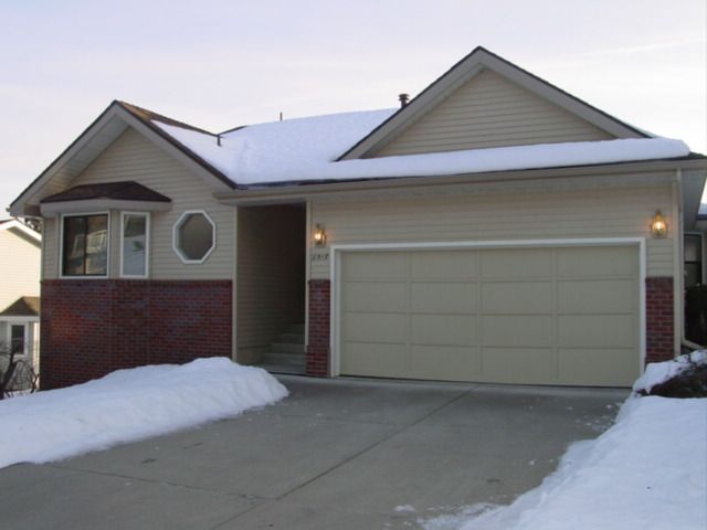 8917 E States Ln - Photo 1