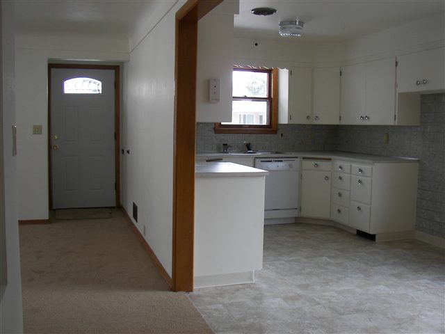 4423  N MAPLE - Photo 4