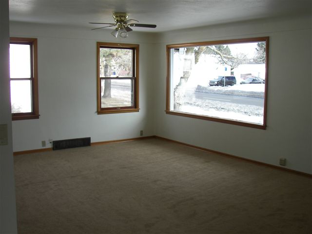 4423  N MAPLE - Photo 7