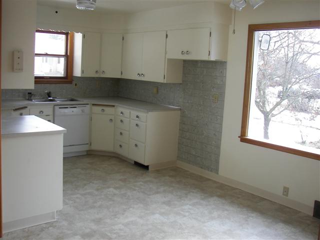 4423  N MAPLE - Photo 8