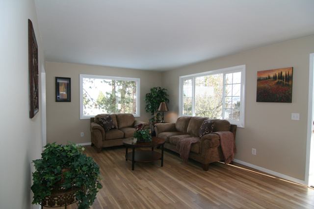 1108  S Greene St - Photo 4