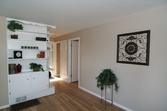 1108  S Greene St - Photo 5