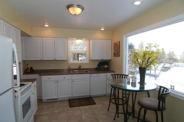 1108  S Greene St - Photo 6