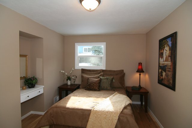 1108  S Greene St - Photo 8