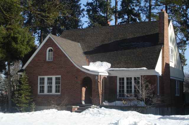 2711 S Manito Blvd - Photo 1