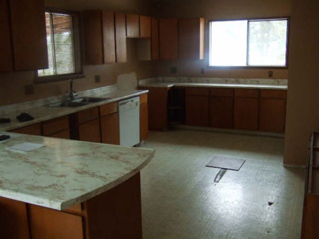 4111  E 8th Ave - Photo 4
