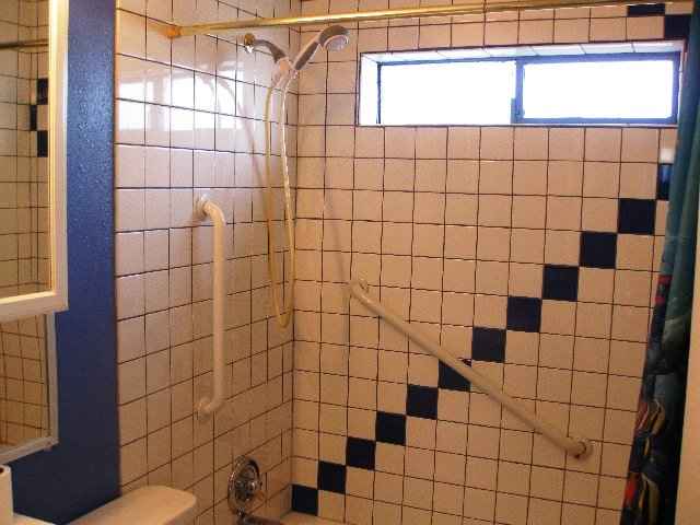 2111  E 6th Ave - Photo 7