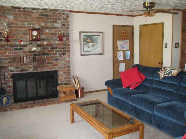 2125  W COURTLAND Ave - Photo 6