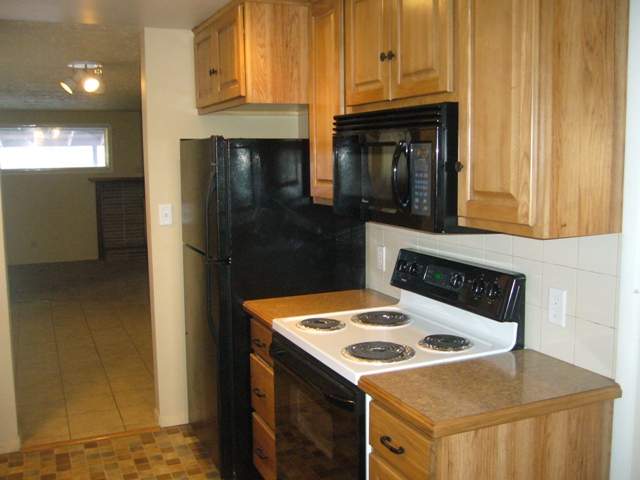 3102  S Freya St - Photo 5