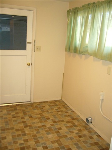 3102  S Freya St - Photo 6