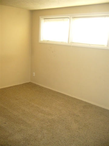 3102  S Freya St - Photo 7