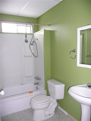 1318  W Maxwell Ave - Photo 8