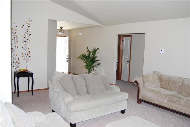 1013  N Oasis Ave - Photo 9