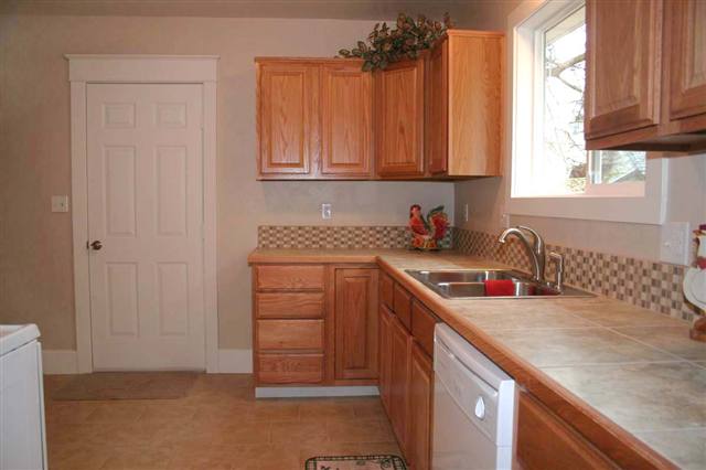 608  W SHANNON - Photo 4