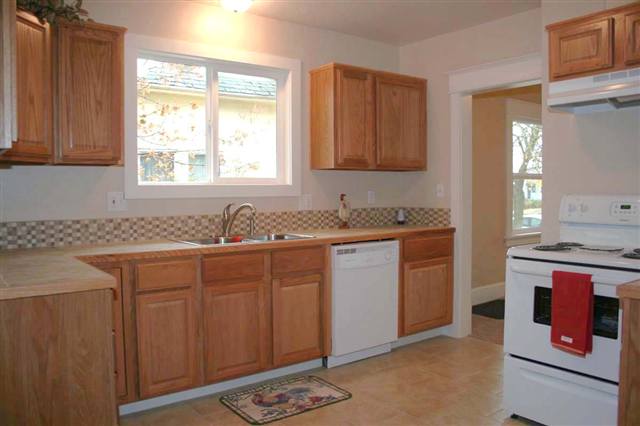 608  W SHANNON - Photo 5